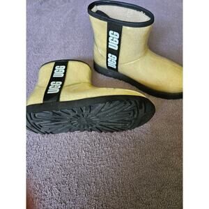 Ugg Classic Clear‎ Mini, cream/black, women's size 8 #1113190, waterproof